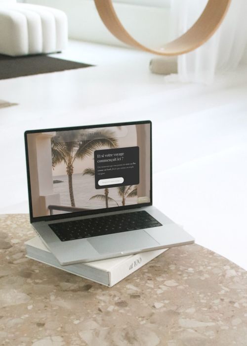 ig media video 18309561022304859 78c7de58 Votre agence de communication familiale & engagée Kezacréation Votre marque porte votre mission, votre histoire. Elle crée du lien. Pour attirer vos clients de cœur, elle doit être visible. Mais pas à n’importe quel prix. Être reconnue, oui. Mais le branding sans âme, non merci. Chez KezaCréation, nous plantons les graines d’une identité durable pour les marques ambitieuses. Celles qu’on reconnaît. Celles qu’on ressent.
